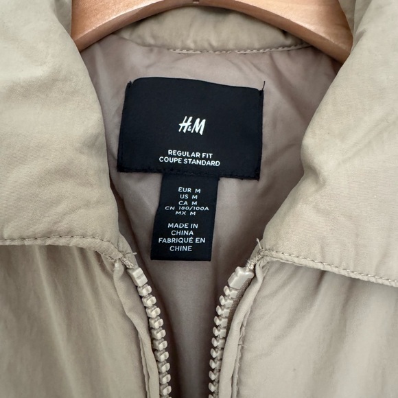 H&M men’s beige Sherpa fleece long sleeve zip jacket coat size medium - Picture 3 of 3